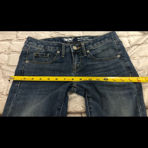 ✨Mossimo - Mid Rise Straight Leg Jeans - Gently Used - Measurements in Pics✨ - Picture 11 of 14